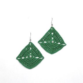 Zöld háromszög horgolt fülbevaló
