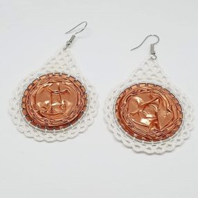 Újrahasznosított kávékapszula fülbevaló csipkével